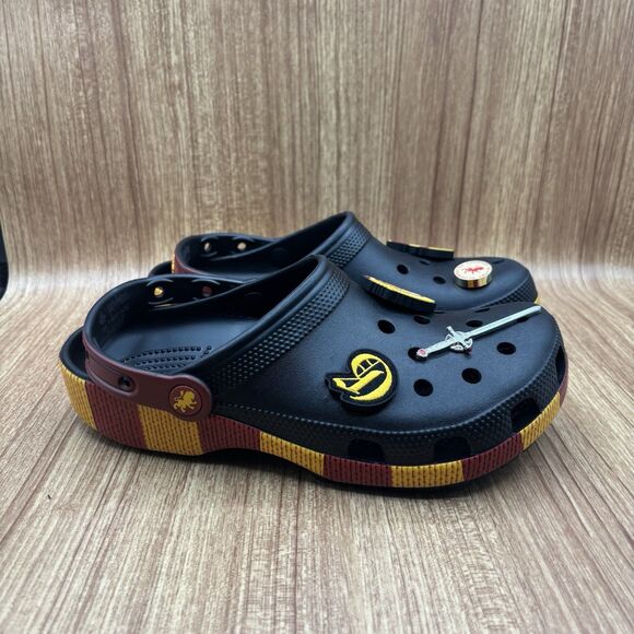 Crocs Classic Clog Unisex Harry Potter Gryffindor Size Men's 7 Women's 9 - Picture 1 of 8